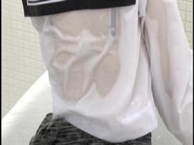 濡れて透けるセーラー服と下着　サンプル画像03